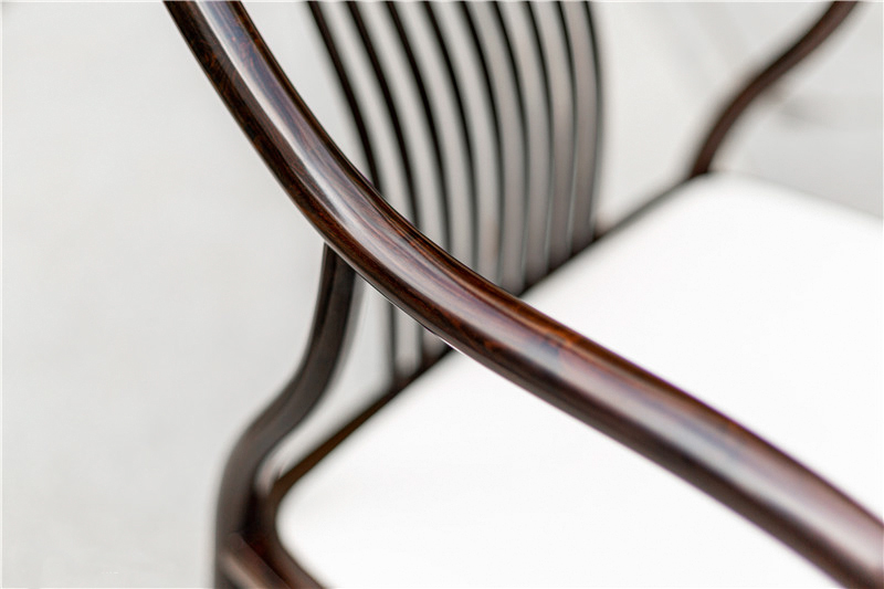 1648197985102932.jpg 实木家具的清洁方法